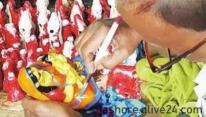 মাটির তৈরি খেলনা রাঙাতে ব্যস্ত যশোরের মৃৎশিল্পীরা