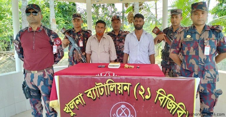 সোয়া ২ কেজি সোনাসহ দুই পাচারকারী আটক শার্শা সীমান্তে